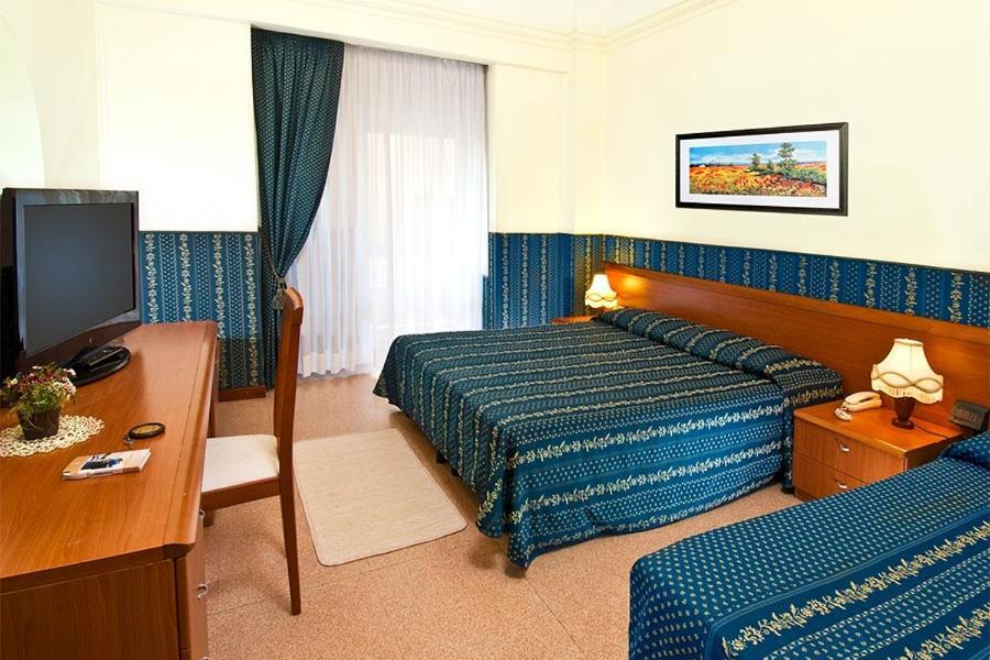 Hotel Napoleon Каттолика Экстерьер фото