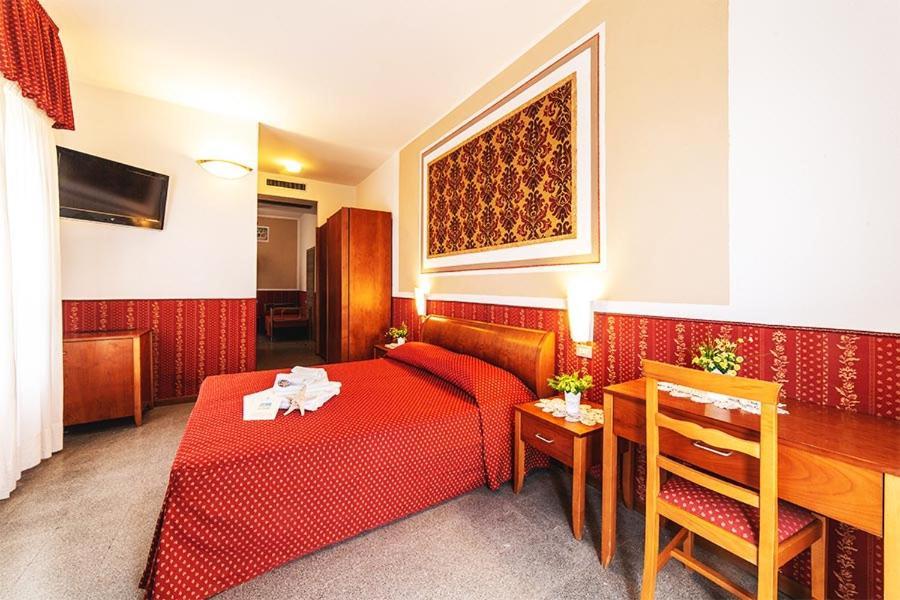 Hotel Napoleon Каттолика Экстерьер фото