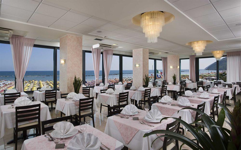 Hotel Napoleon Каттолика Экстерьер фото