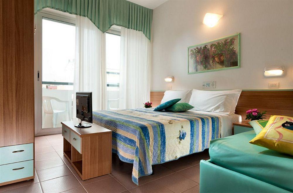Hotel Napoleon Каттолика Экстерьер фото